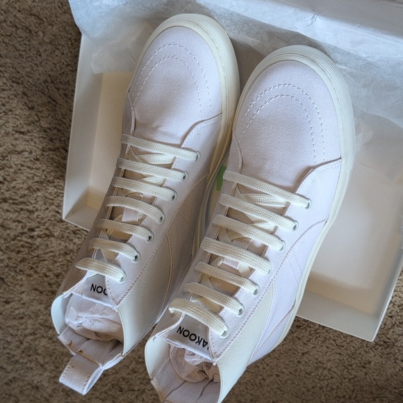 STEAL DEAL‼️Thakoon Women's Classic White Sneakers - Picture 13 of 17